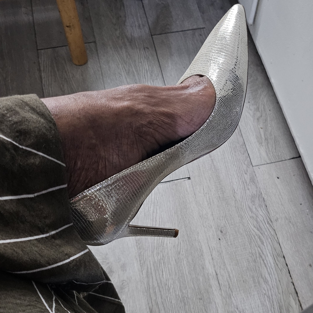 Sam Edelman Gold Pointed-Toe Heels